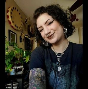 Meet your Posher, Lunessa